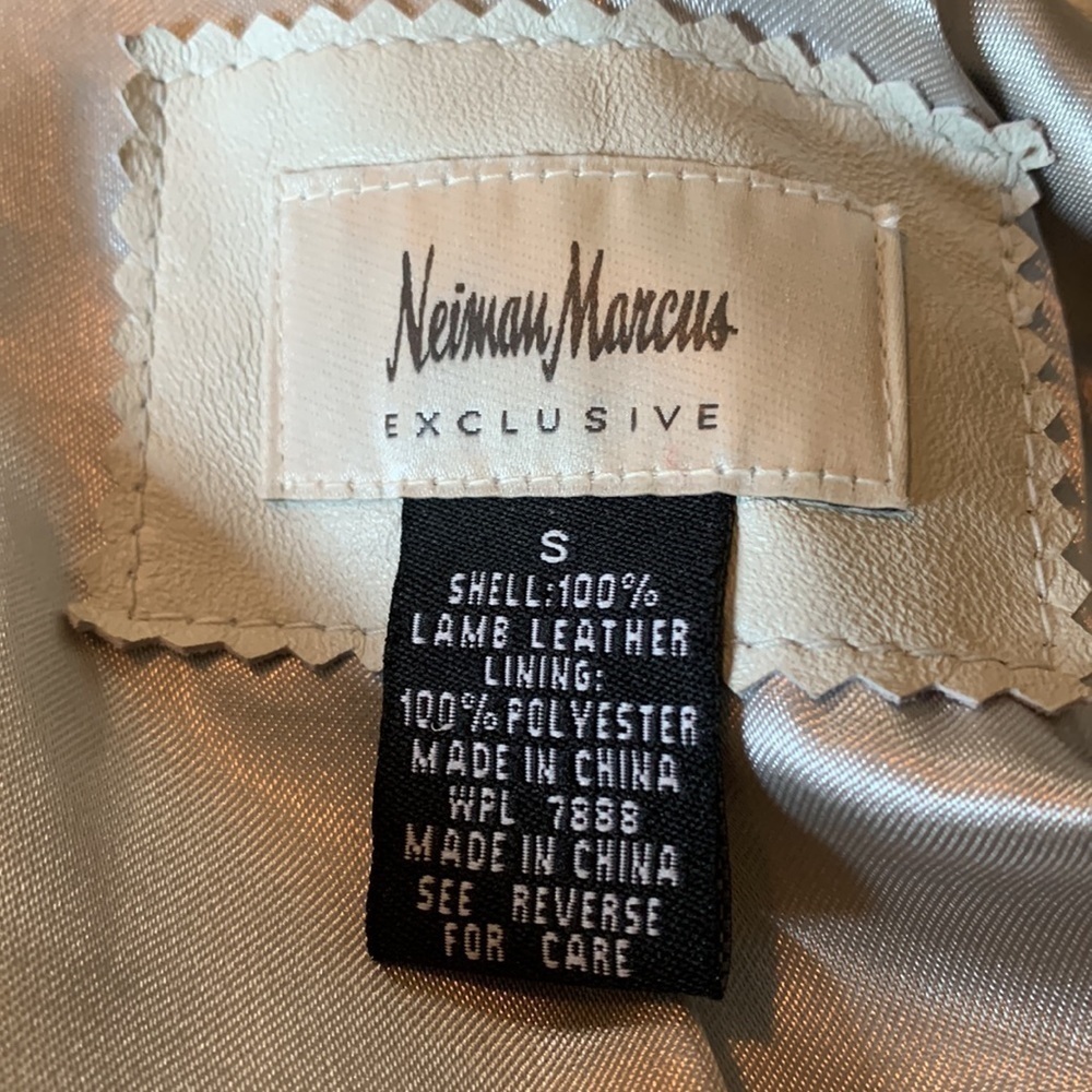 Neiman Marcus, lambskin quilted leather jacket/coat, off-white. Size S - Picture 8 of 9